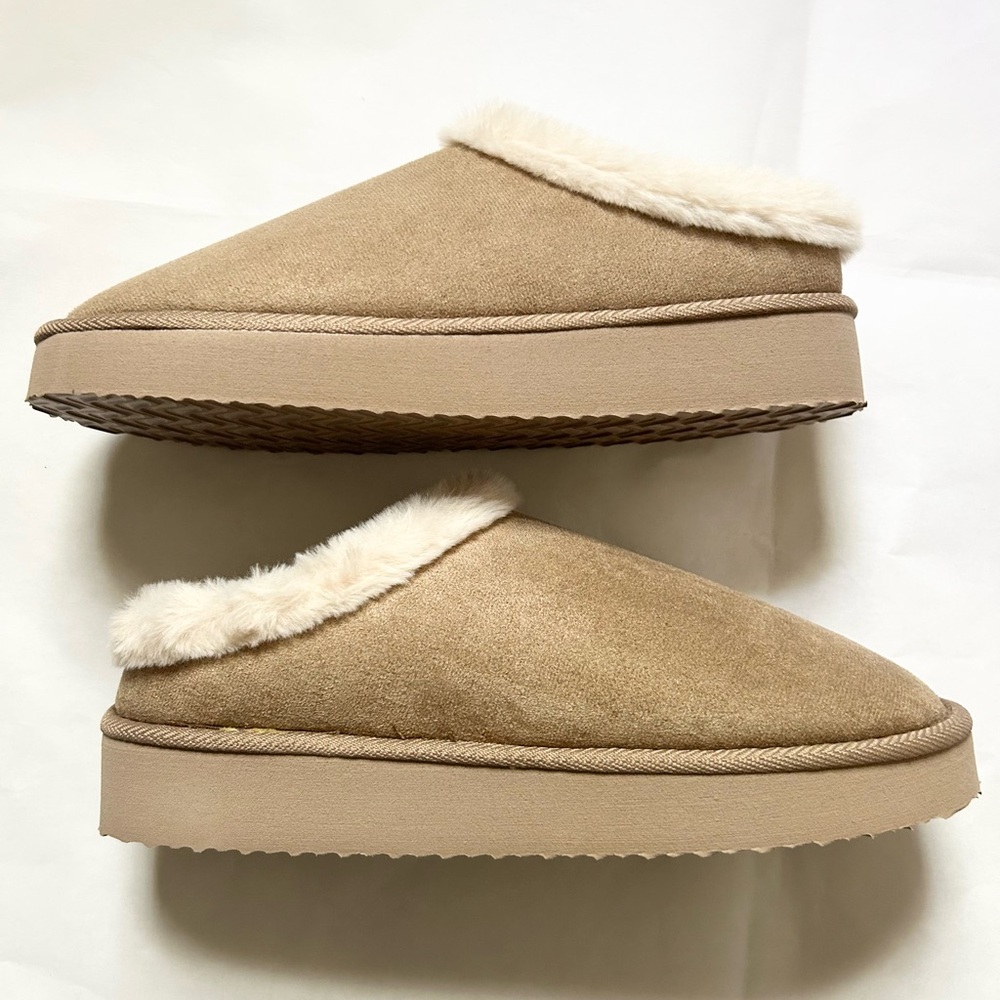 Slippers - Picture 4 of 5